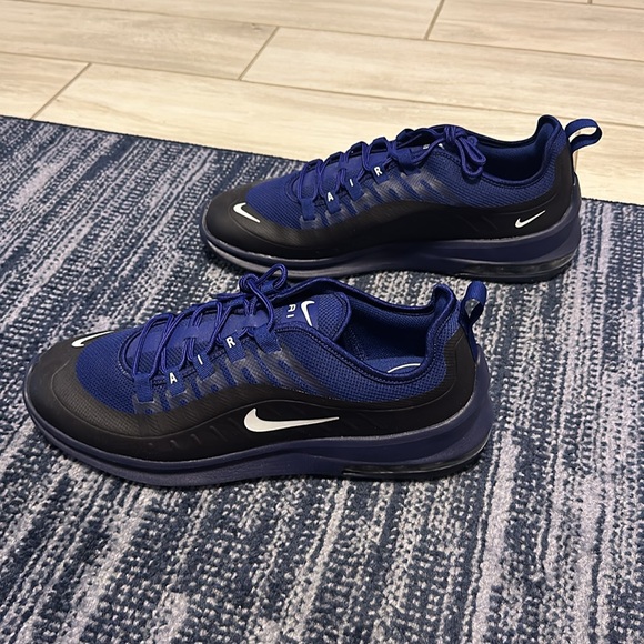 NEVER WORN - Nike Air Max Axis - Picture 3 of 7